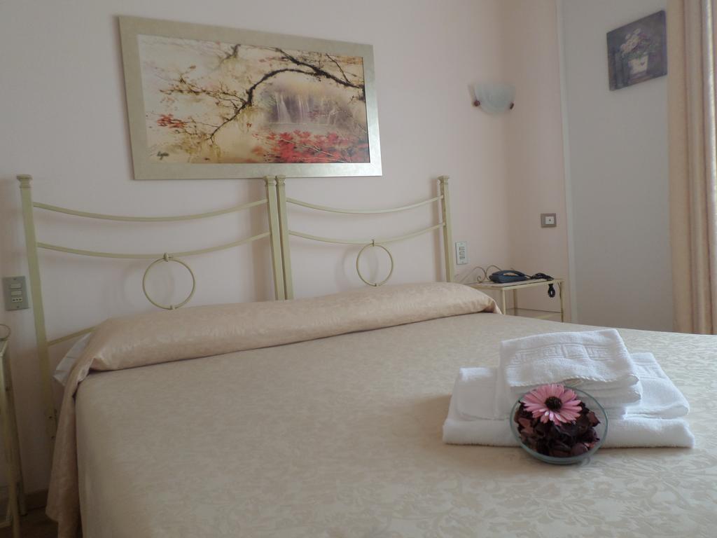 Bed And Breakfast " Il Tesoro Di Mario " Falconara Marittima Extérieur photo